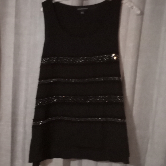 Top - Picture 2 of 3